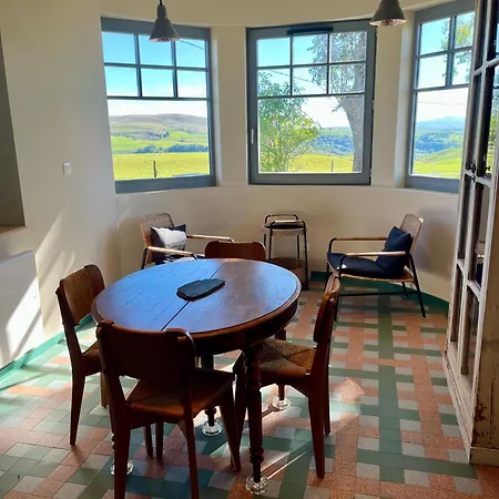 Maison 50 Belvédère Du Cézallier Hébergement de vacances *